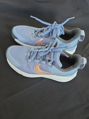 Nike Star Running 4 Size 1.5Y Light Blue Sneakers with Rose Gold Swoosh